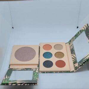 Iluvsarahii Eyeshadow palette & Highlighter bundle